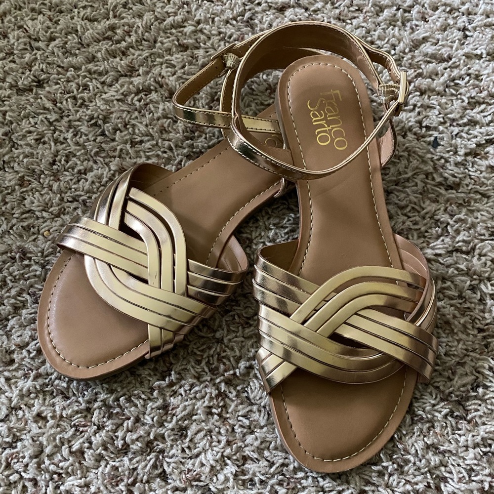 Franco Sarto Jovan gold Flat Sandals Size 8.5